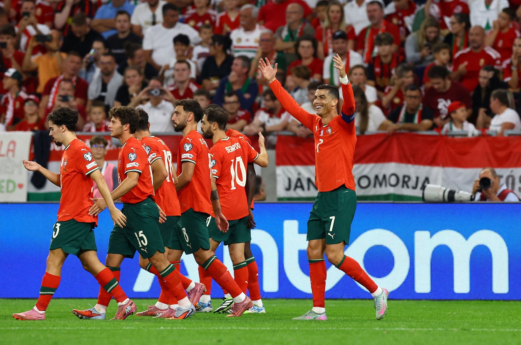 2025-09-09T210043Z_1003848640_UP1EL991JYA9F_RTRMADP_3_SOCCER-WORLDCUP-HUN-POR-REPORT-1