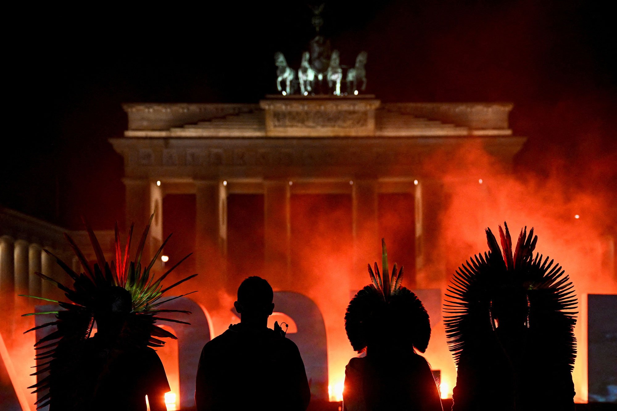2025-09-12T205254Z_2837766932_MRPRC2WPGAN9IF2_RTRMADP_3_GERMANY-POLITICS-PROTEST-GREENPEACE