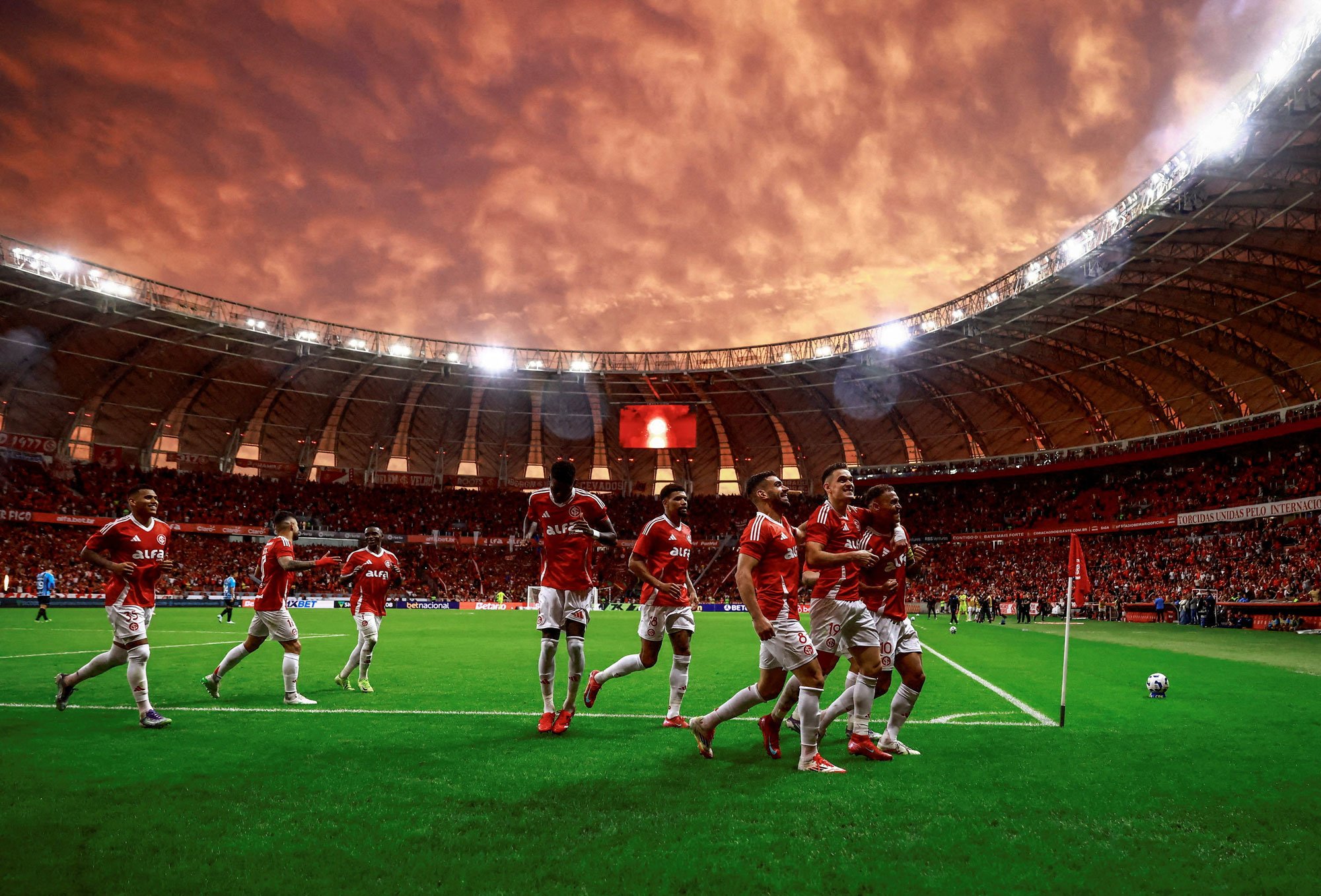 2025-11-29T095913Z_692352077_RC2LWGABAIB0_RTRMADP_3_YEAR-END-2025-PHOTOS-SPORTS