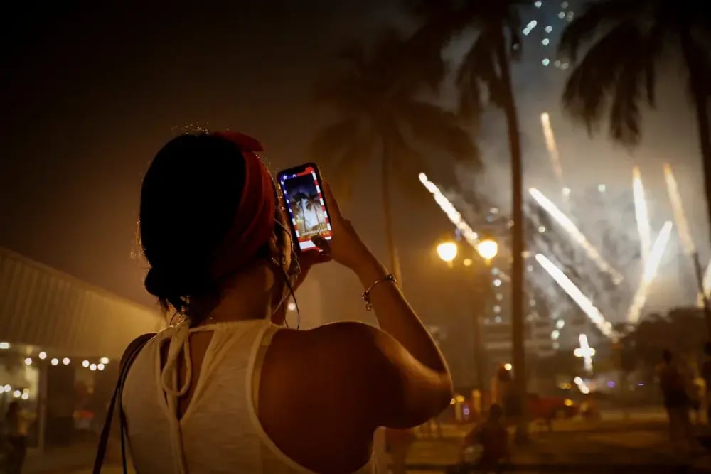 reuters-global-news-agency-content-usa-julyfourth-florida-1000px