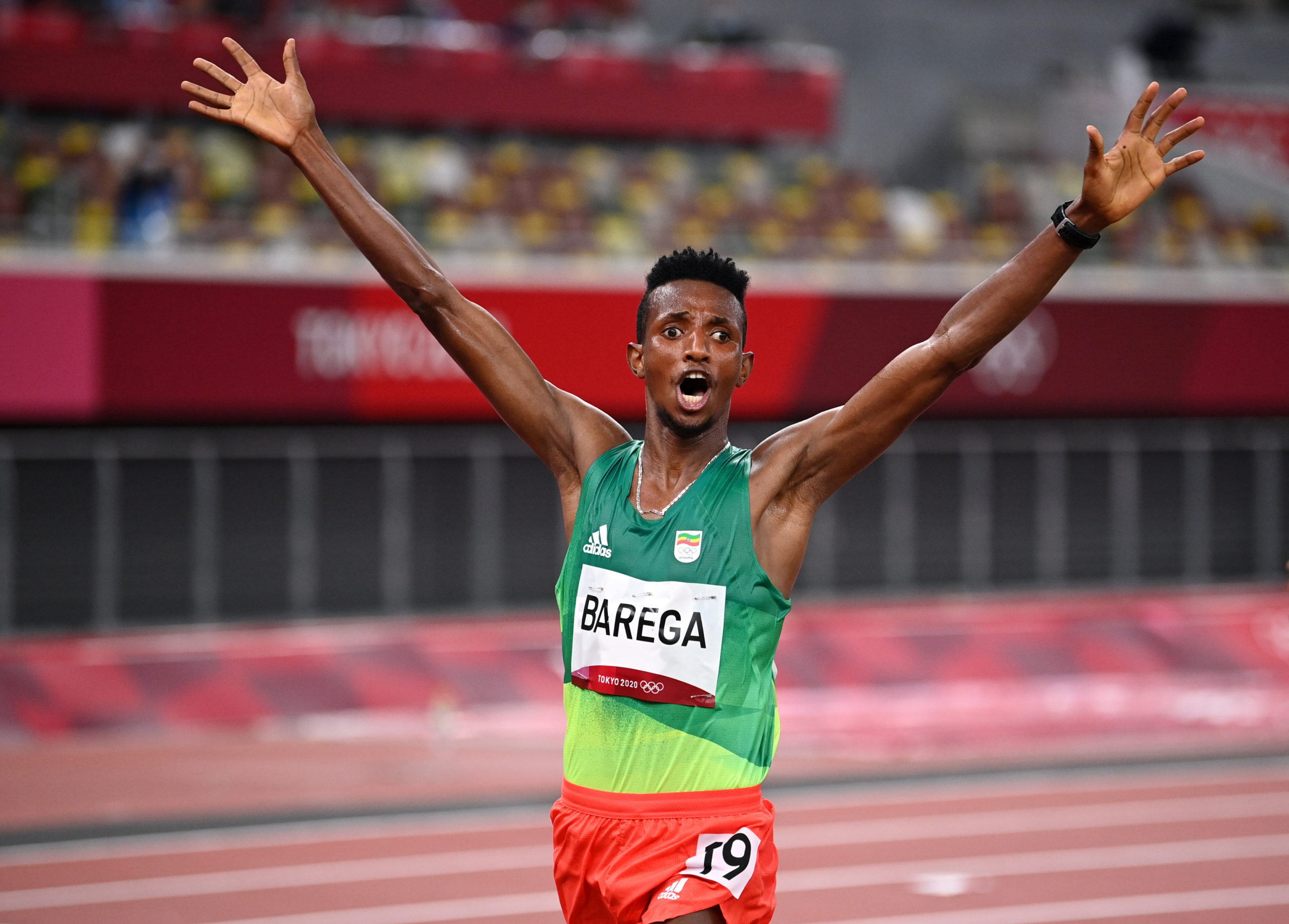 Olympics-Athletics-Ethiopian Barega wins men's 10,000 metres | Reuters