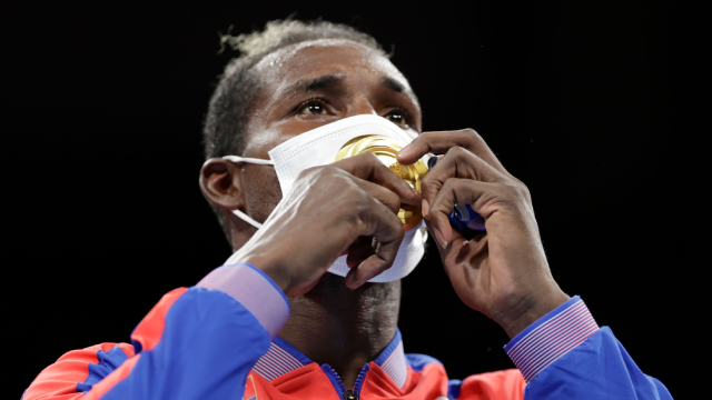 Olympics-Boxing-La Cruz takes heavyweight gold as Cuba rules ring in Tokyo