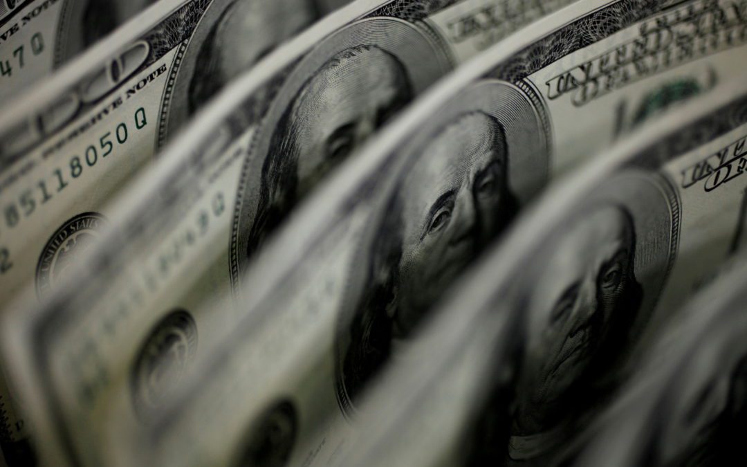 Analysis-‘Perfect storm’ lifts dollar over unsettled markets