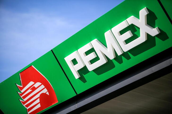 Reuters reveals Shell to supply crude to Pemex's Texas refinery under ...