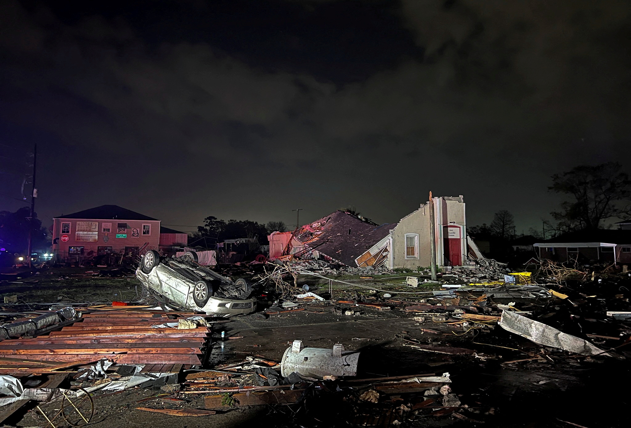 A large tornado strikes New Orleans