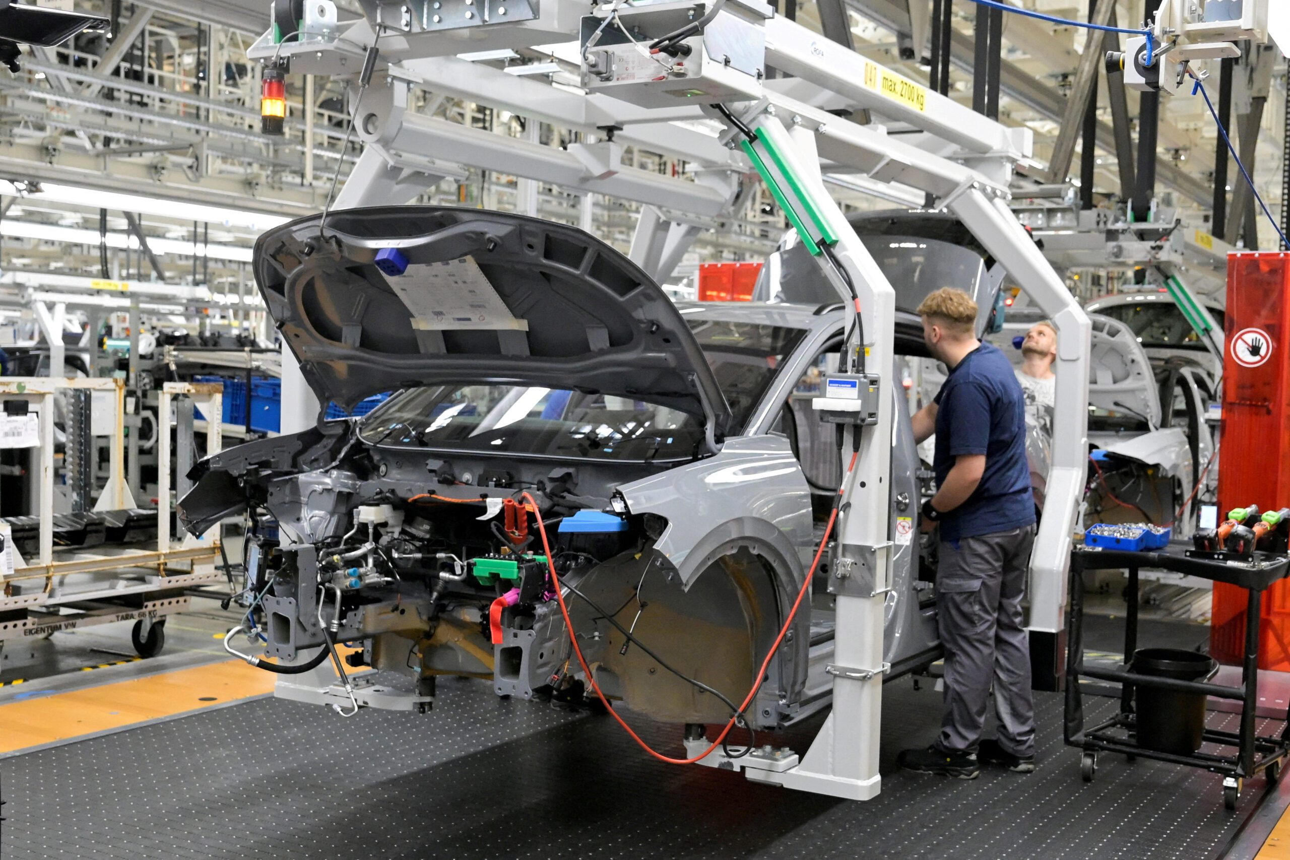 FILE PHOTO: A general view of a production line in a Volkswagen plant in Emden, Germany September 20, 2024. REUTERS/Fabian Bimmer//File Photo