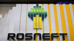 Rosneft, Reliance agree biggest ever India-Russia oil supply deal